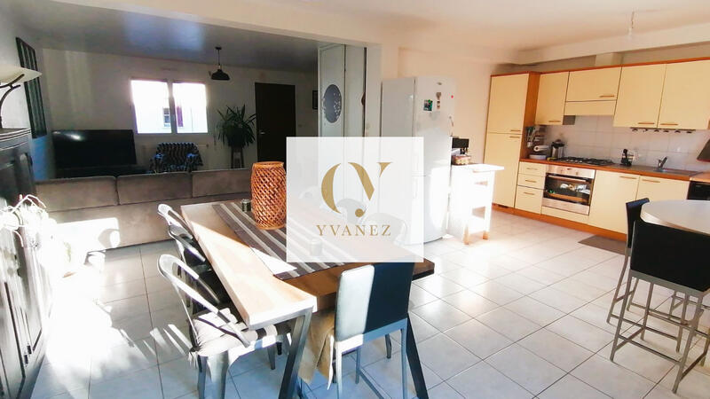 Maison - 94 m² - 4 pièces