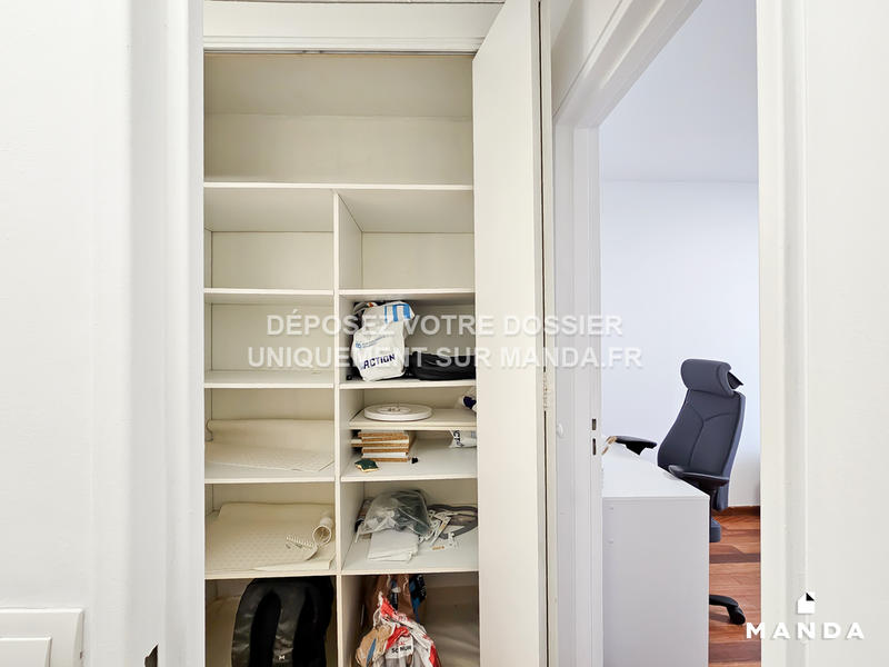 Chambre - 12 m² - 4 pièces