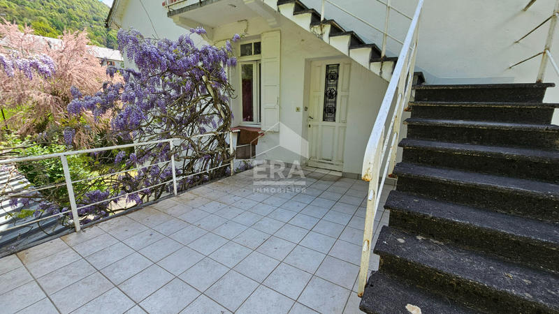 Maison - 313 m² - 12 pièces