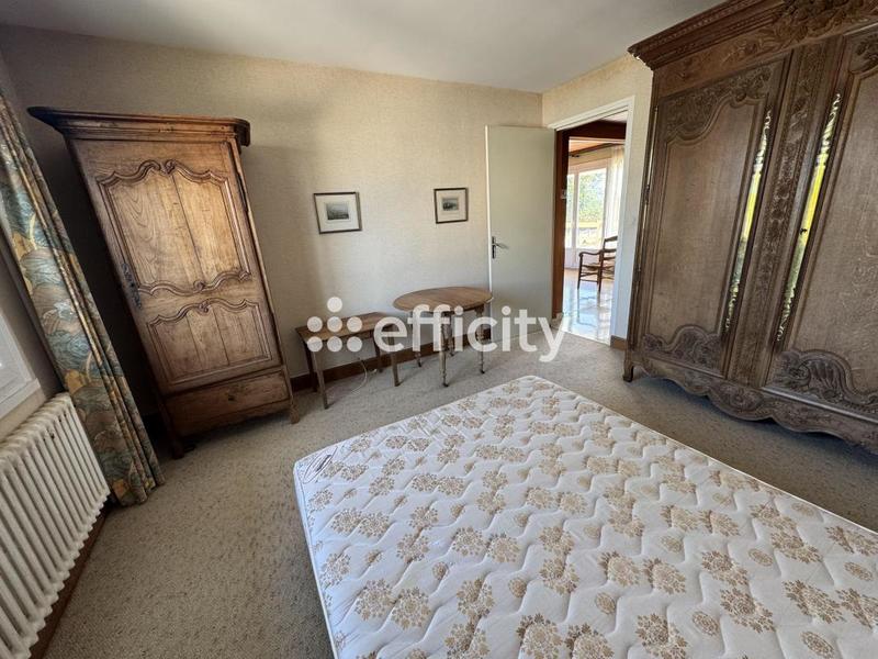 Maison - 230 m² - 8 pièces