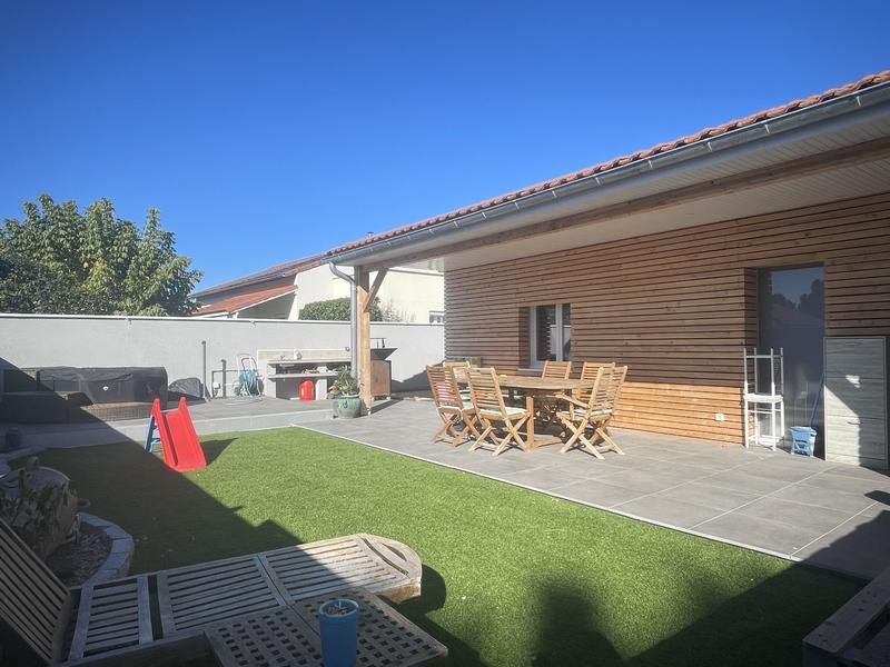 Maison - 142 m² - 5 pièces