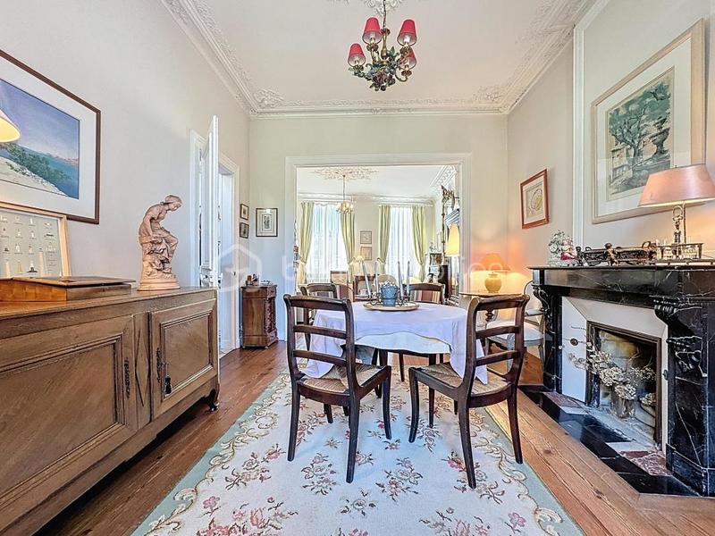 Maison de ville - 214 m² - 9 pièces