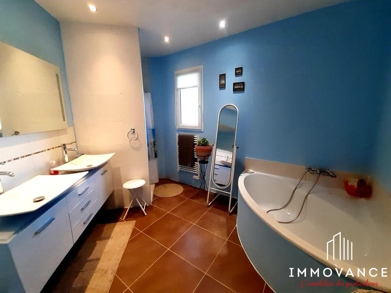 Villa - 196 m² - 7 pièces