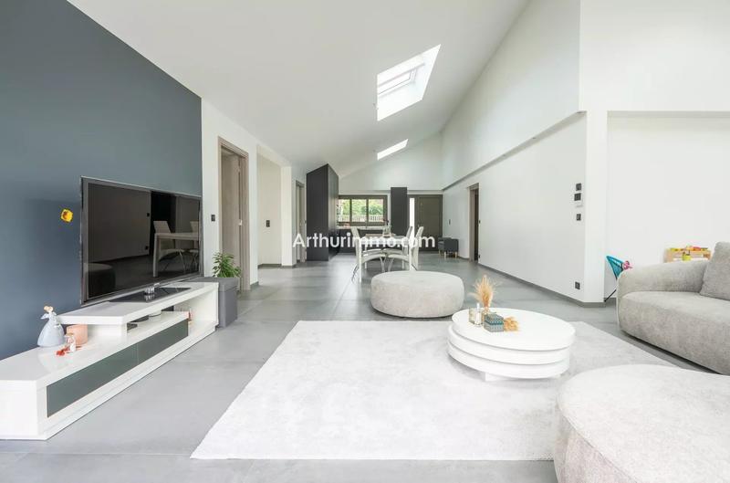 Maison - 186 m² - 7 pièces