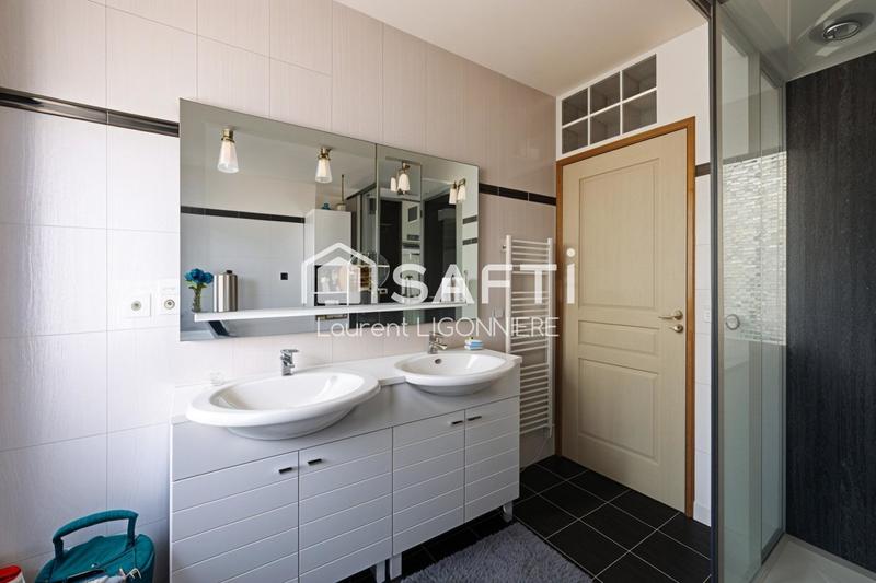 Maison - 180 m² - 7 pièces