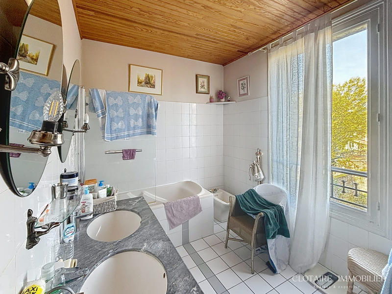 Maison - 181 m² - 8 pièces