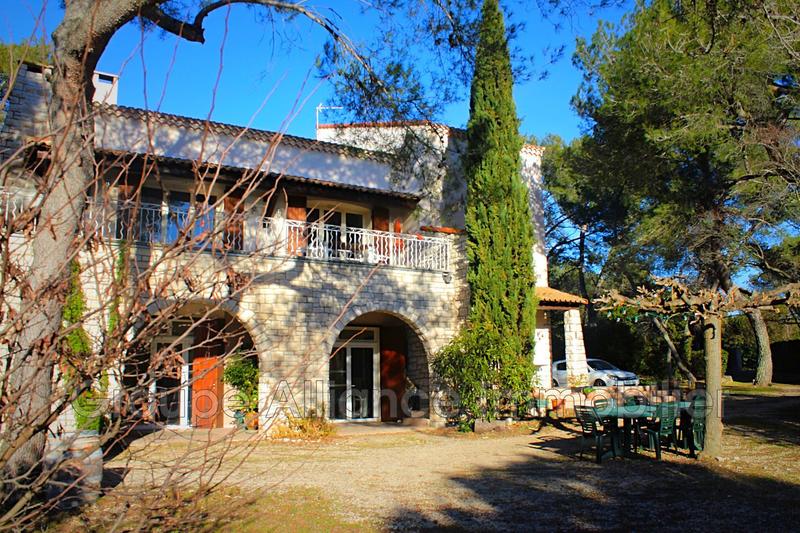 Maison - 295 m² - 8 pièces