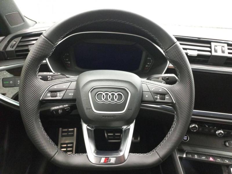 Audi Q3 45 TFSIe 245 ch s tronic 6 s line