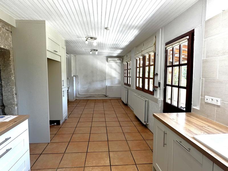 Maison traditionnelle - 311 m² - 13 pièces