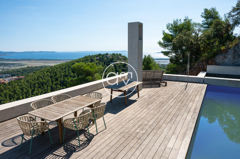 Maison - 170 m² - 6 pièces