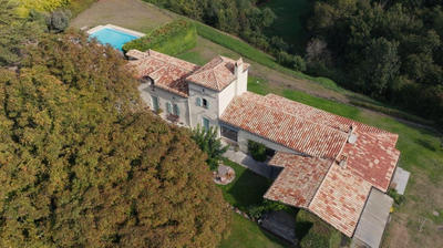 Propriété - 370 m² - 10 pièces