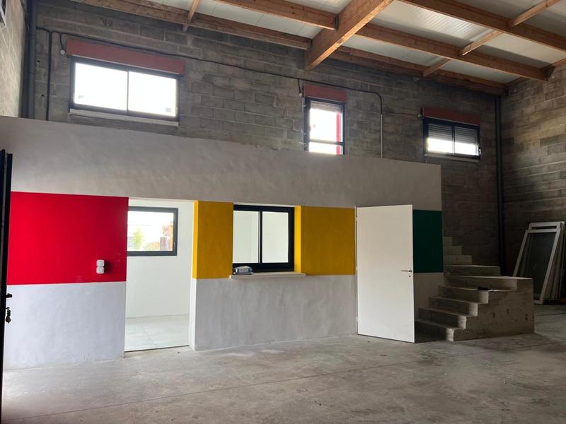 Local commercial - 300 m² - 2 pièces