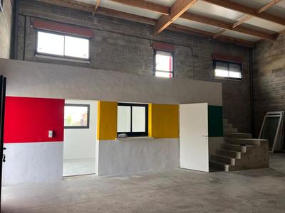 Local commercial - 300 m² - 2 pièces