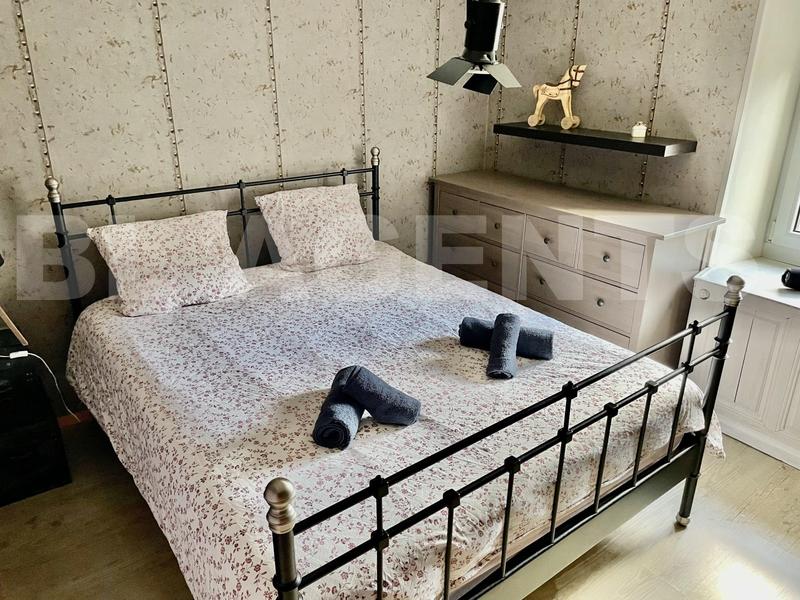 Maison - 225 m² - 8 pièces