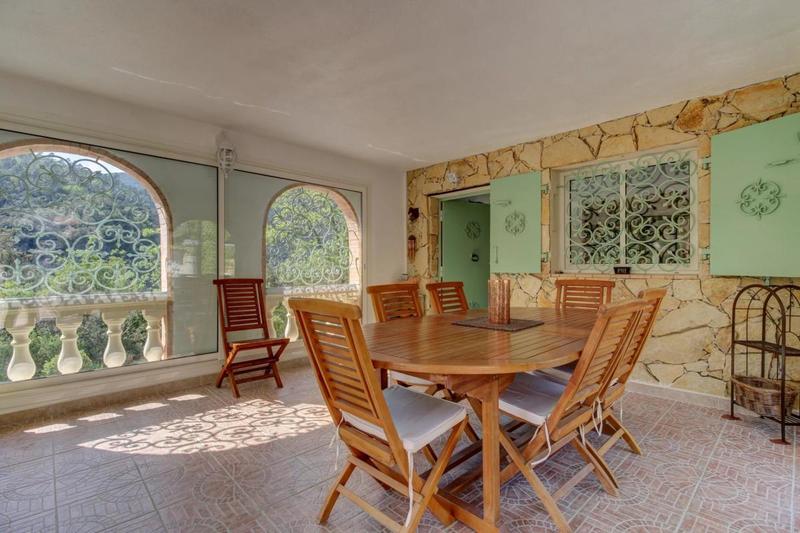 Demeure - 110 m² - 5 pièces