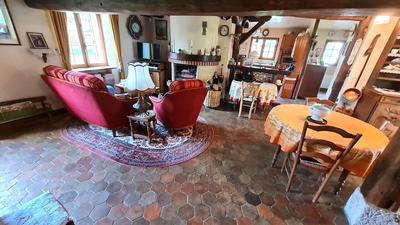 Maison - 170 m² - 9 pièces