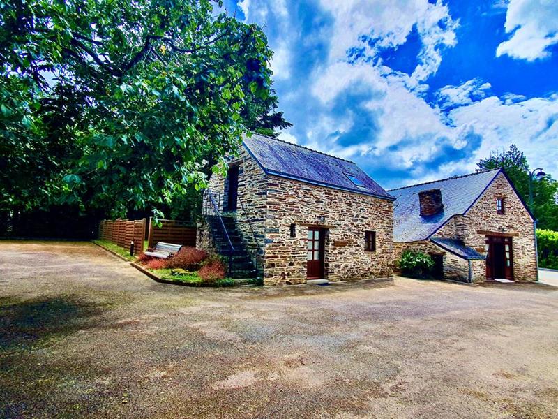 Maison - 352 m² - 16 pièces