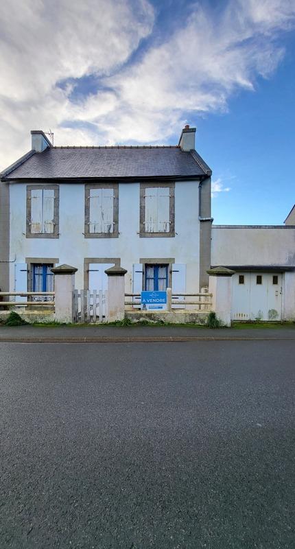 Maison - 92 m² - 9 pièces