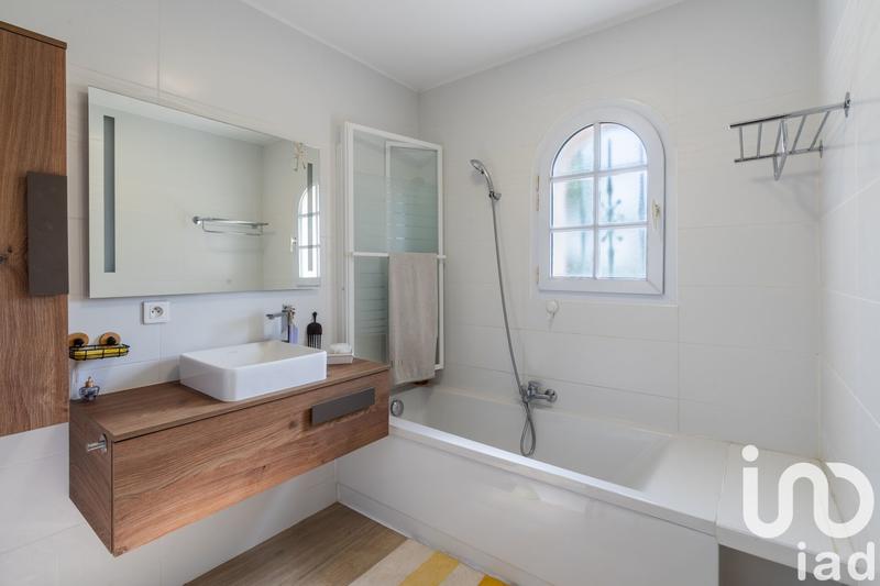 Maison - 200 m² - 6 pièces