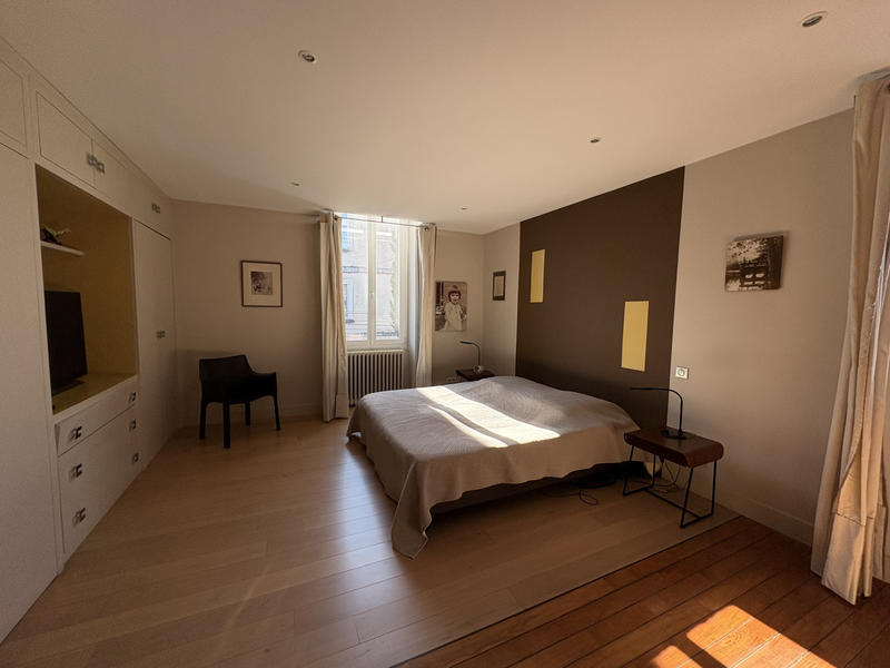 Maison - 180 m² - 8 pièces