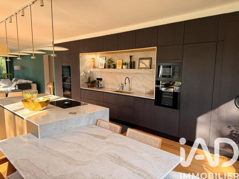 Maison - 227 m² - 5 pièces