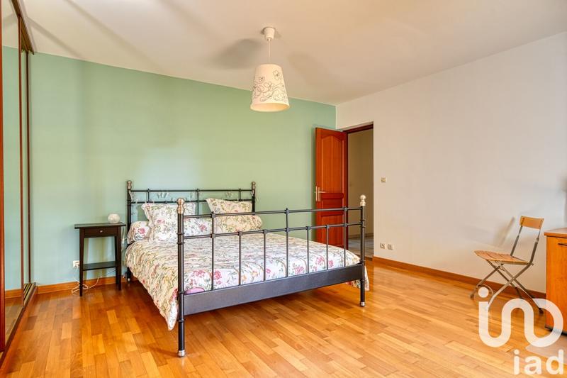 Maison - 222 m² - 9 pièces