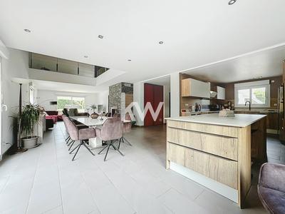 Maison - 284 m² - 7 pièces