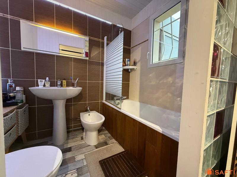 Maison - 151 m² - 7 pièces