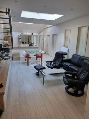 Maison - 570 m² - 11 pièces