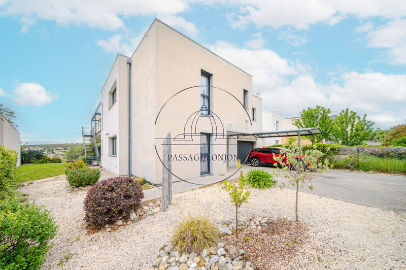 Villa - 256 m² - 8 pièces