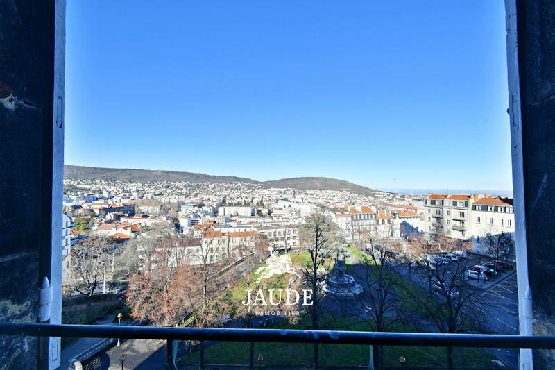 Appartement - 208 m² - 6 pièces