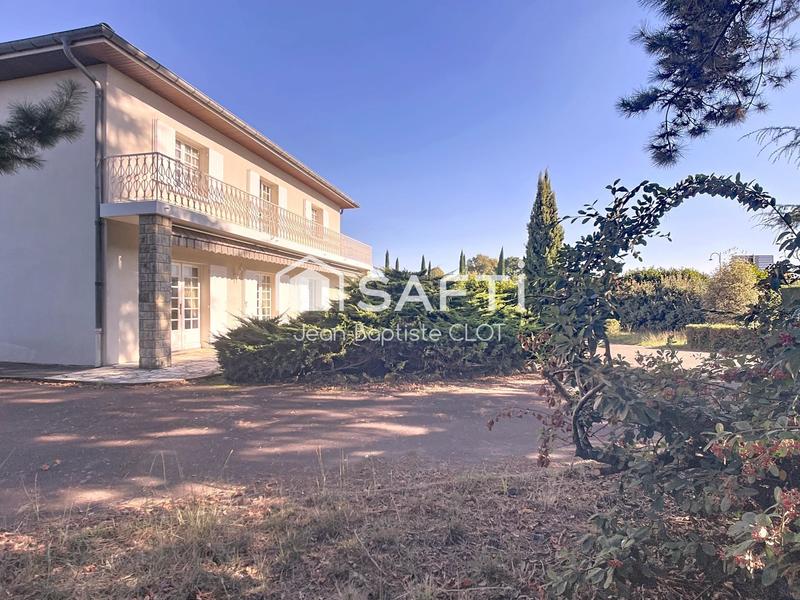 Maison - 200 m² - 7 pièces