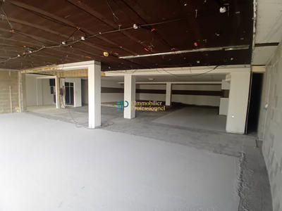 Local commercial - 260 m² - 1 pièce