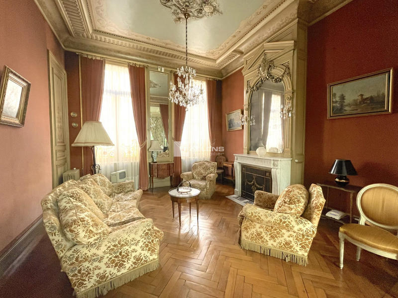 Maison - 230 m² - 6 pièces