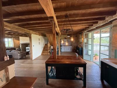 Maison ancienne - 370 m² - 8 pièces