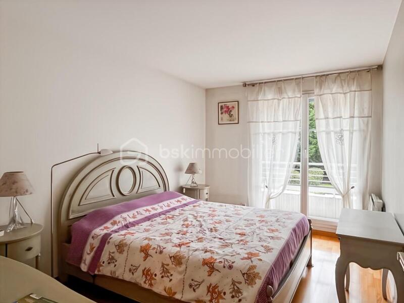 Appartement - 93 m² - 4 pièces