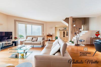 Maison - 250 m² - 7 pièces