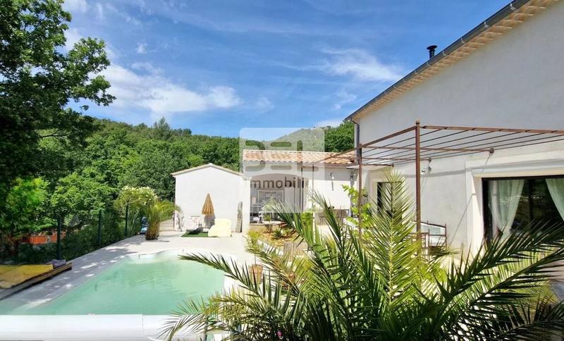 Immeuble - 315 m² - 13 pièces