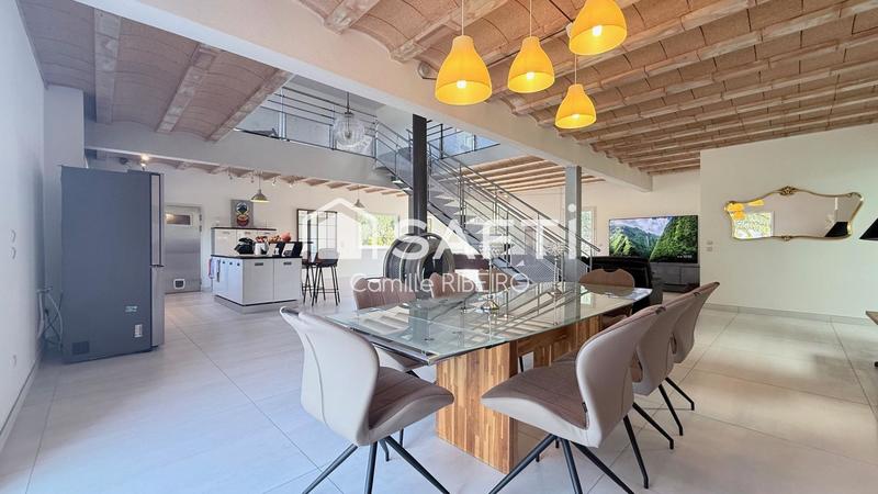 Villa - 255 m² - 5 pièces