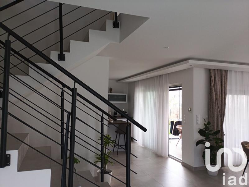 Maison - 143 m² - 8 pièces