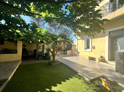 Maison - 99 m² - 5 pièces