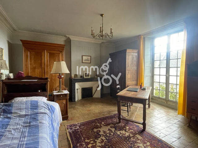 Propriété - 280 m² - 9 pièces