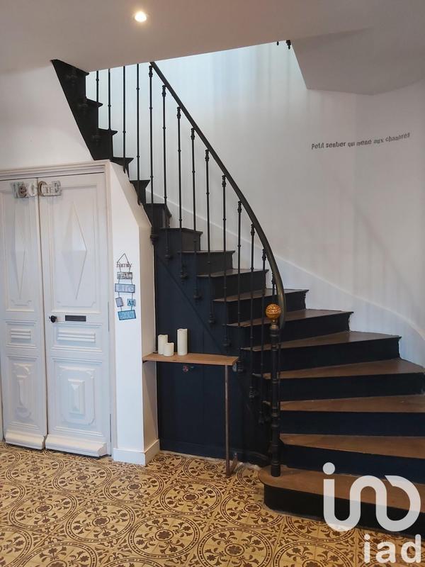 Maison - 215 m² - 7 pièces