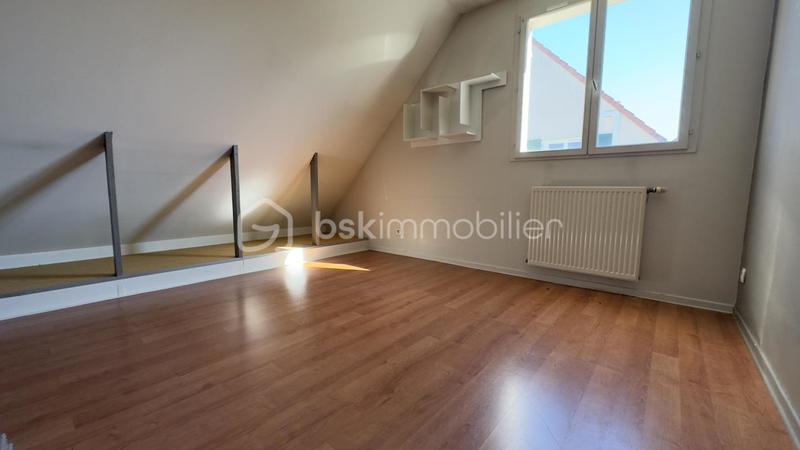 Maison - 230 m² - 8 pièces