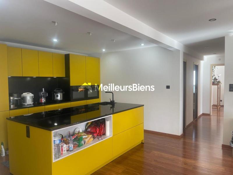 Maison - 137 m² - 5 pièces