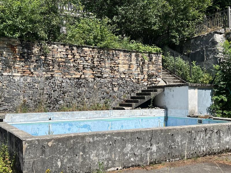 Maison - 220 m² - 6 pièces