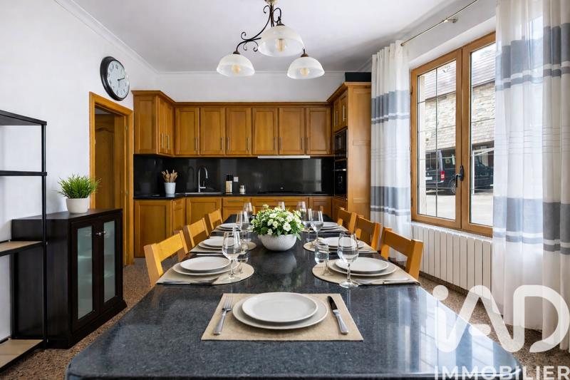 Maison de ville - 242 m² - 6 pièces