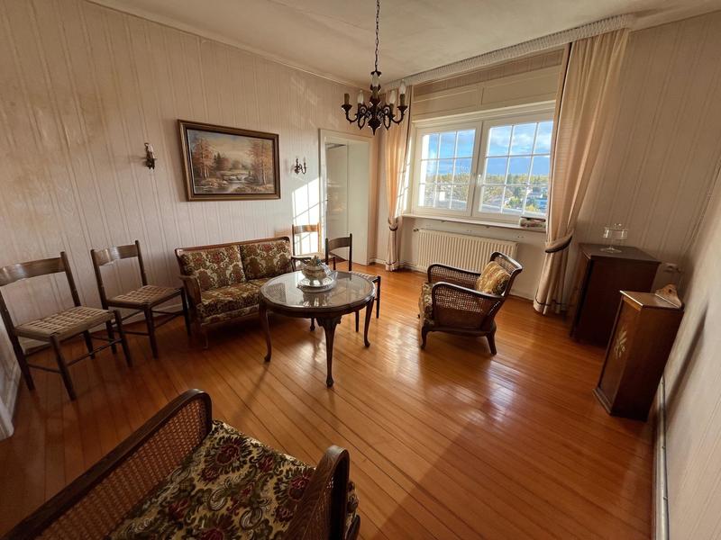 Maison - 212 m² - 8 pièces