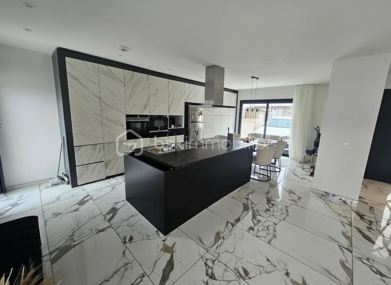 Maison - 170 m² - 6 pièces