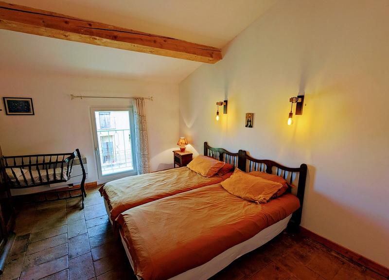 Maison - 250 m² - 8 pièces